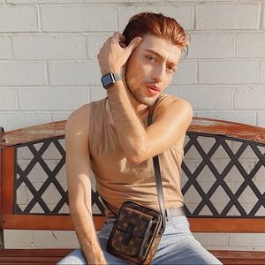 Meet your Posher, Louis